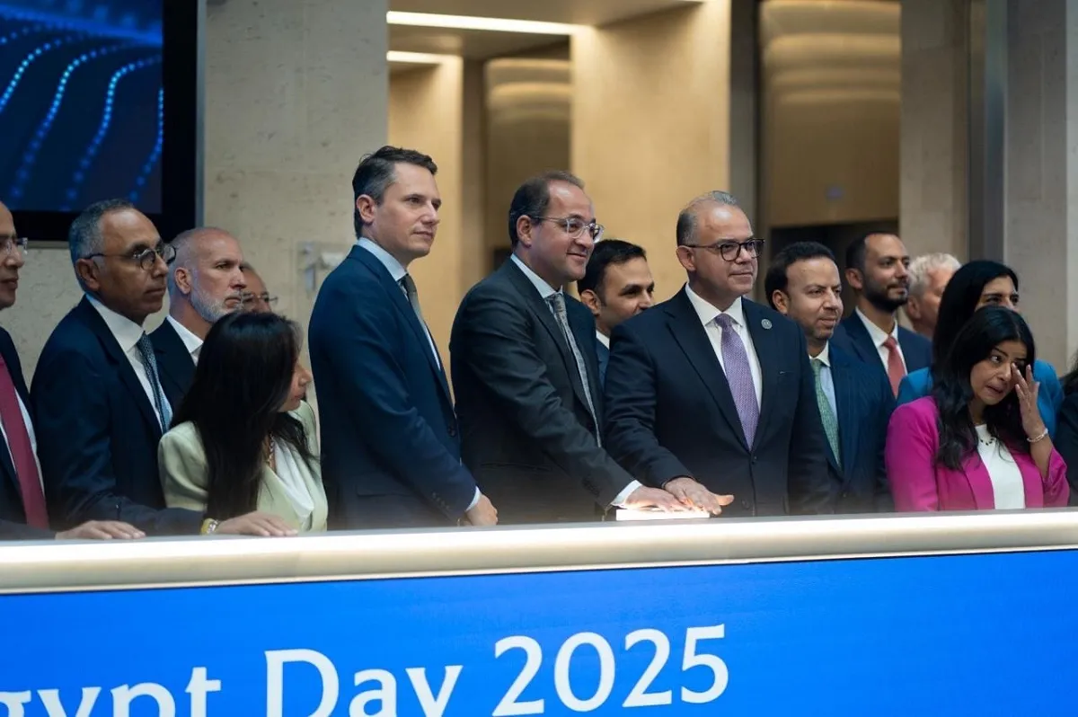 أحمد كجوك وزير المالية يقرع جرس افتتاح جلسة التداول ببورصة لندن