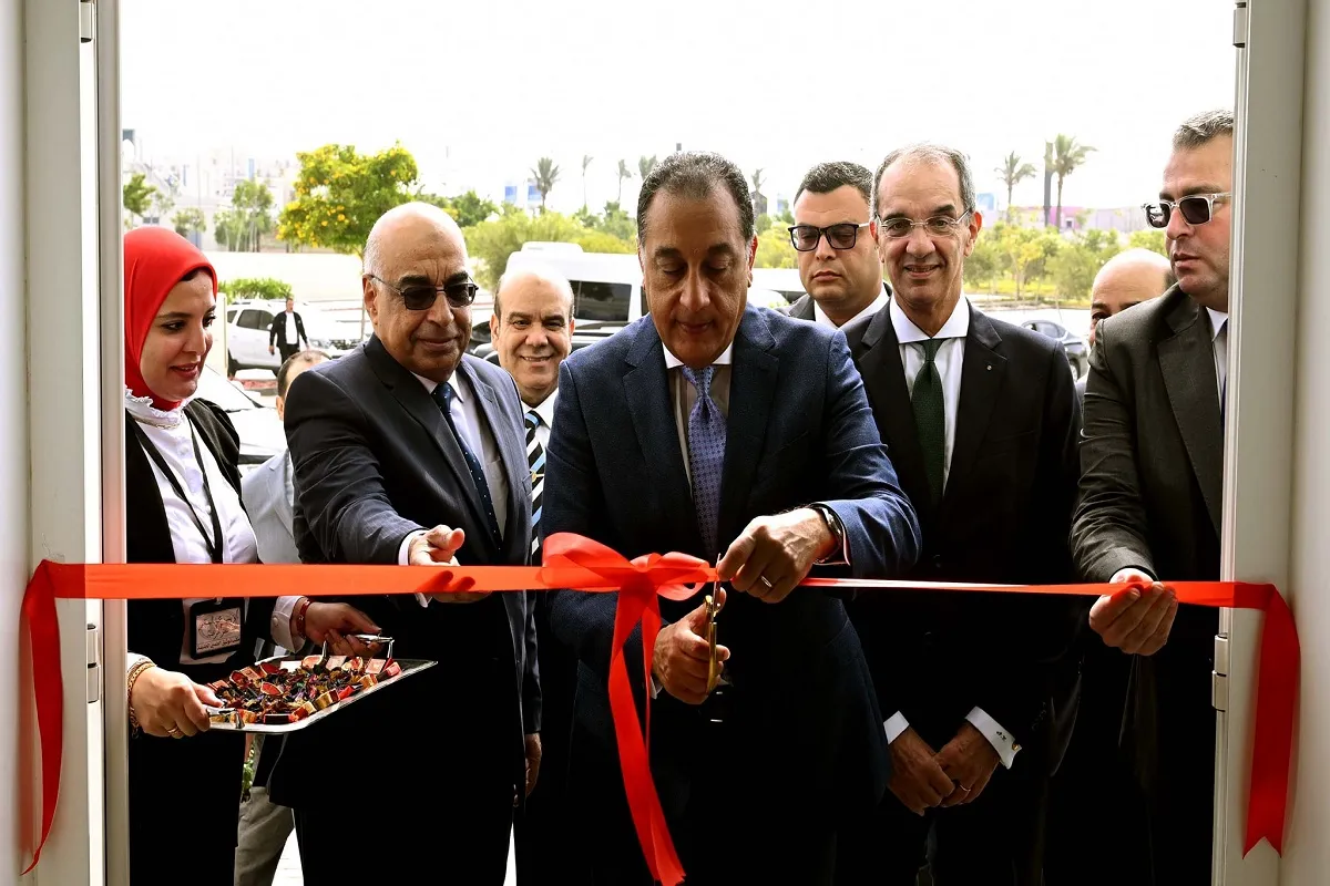 رئيس الوزراء يفتتح مجمع الشهر العقاري والتوثيق بالعلمين الجديدة