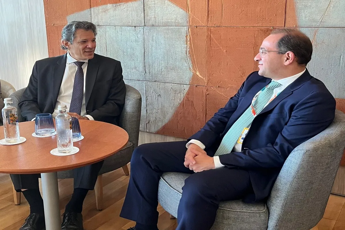 وزير المالية في لقائه بنظيره البرازيلي