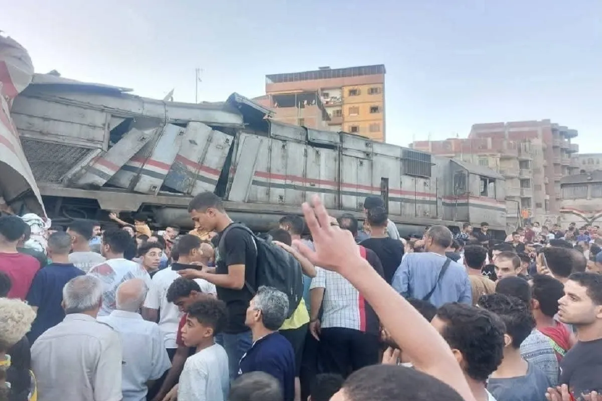 صورة منشورة على وسائل التواصل تبين حدوث حادث على السكة الحديد