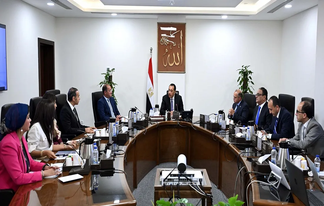 رئيس الوزراء يجتمع برئيس هيئة الرقابة المالية ورئيس البورصة