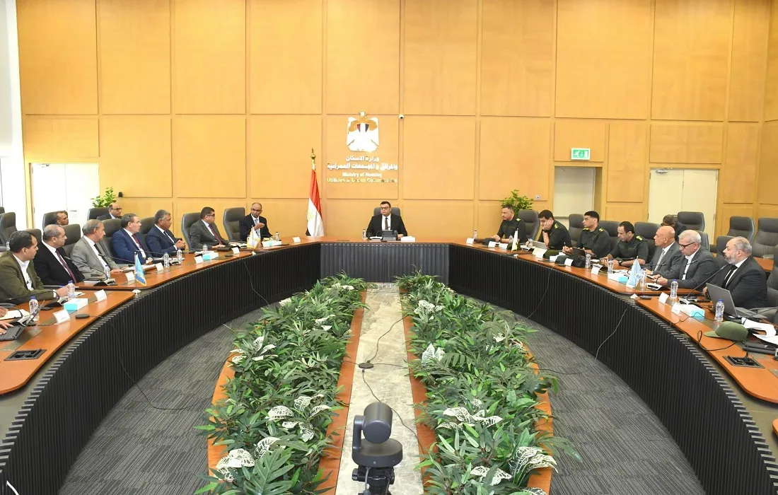 اجتماع وزير الإسكان مع مسئولي الهيئة الهندسية للقوات المسلحة