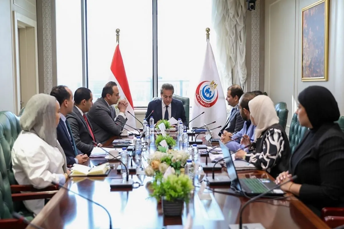 اجتماع وزير الصحة مع هيئتي التأمين الصحي الشامل والرعاية الصحية