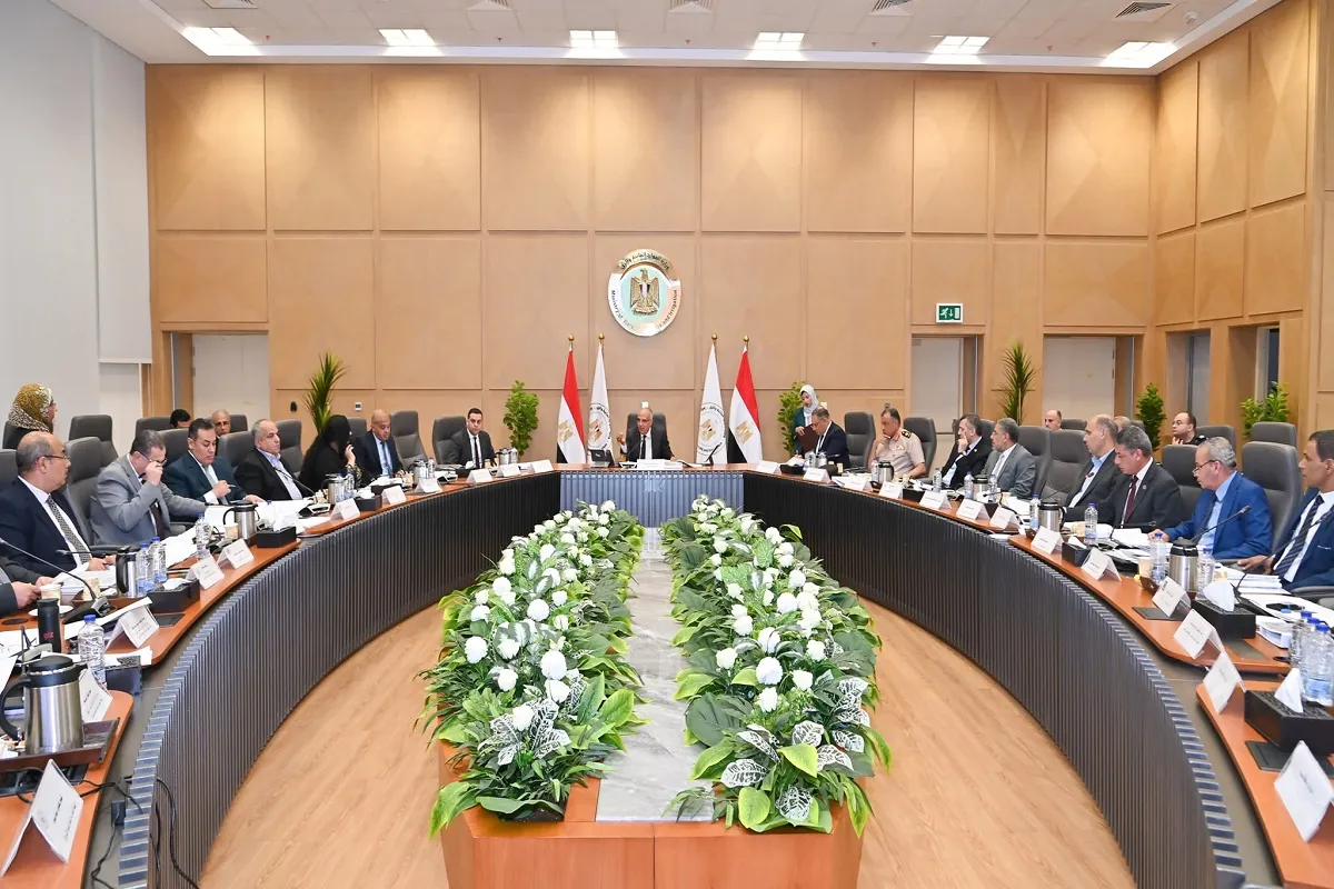 اجتماع اللجنة العليا لتراخيص الشواطئ برئاسة وزير الري