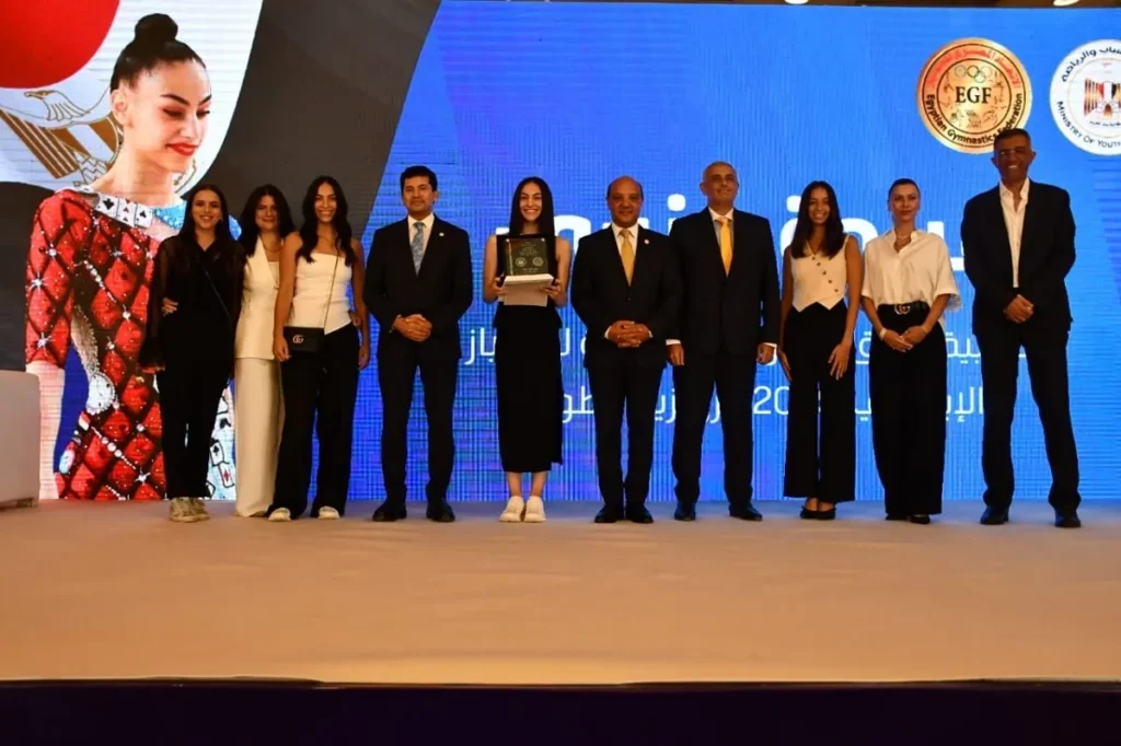 وزير الرياضة يُكرم منتخب مصر للجمباز الفني والإيقاعي