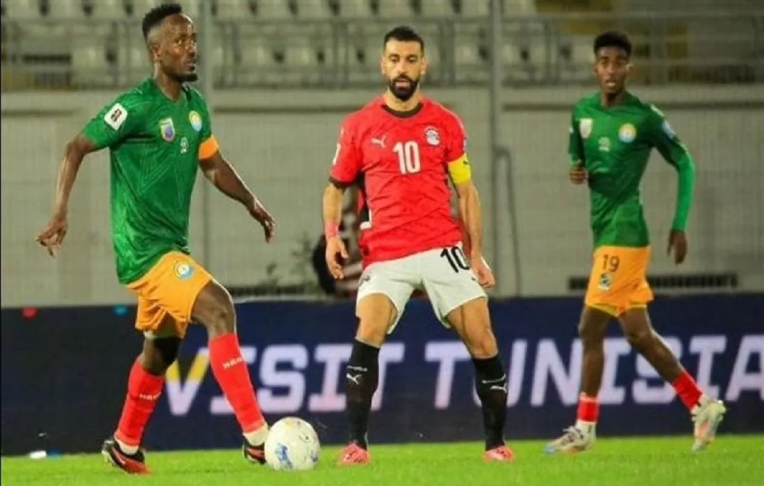 جاء تشكيل منتخب مصر مكون من، محمد الشناوي في حراسة المرمى خط الدفاع، محمد هاني، رامي ربيعة، و خالد صبحي، و محمد حمدي خط الوسط مكون من، حمدي فتحي، أحمد سيد زيزو، محمود حسن تريزيجيه منتخب مصر وإثيوبيا