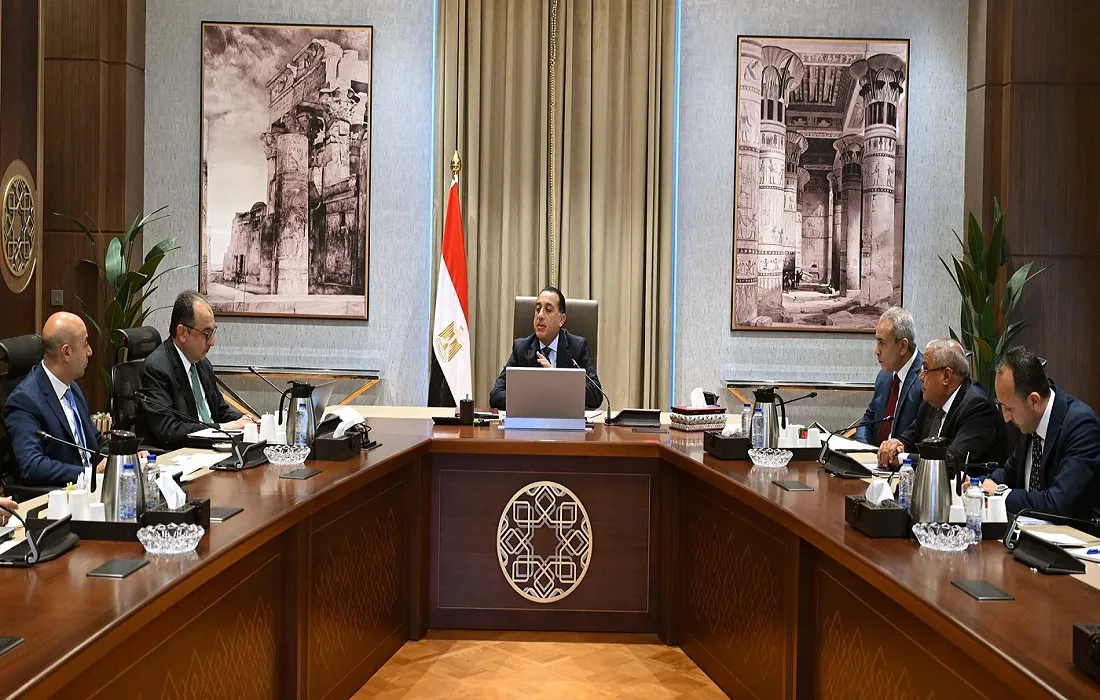 رئيس الوزراء يتابع جهود إعادة هيكلة وتطوير قطاع الغزل والنسيج