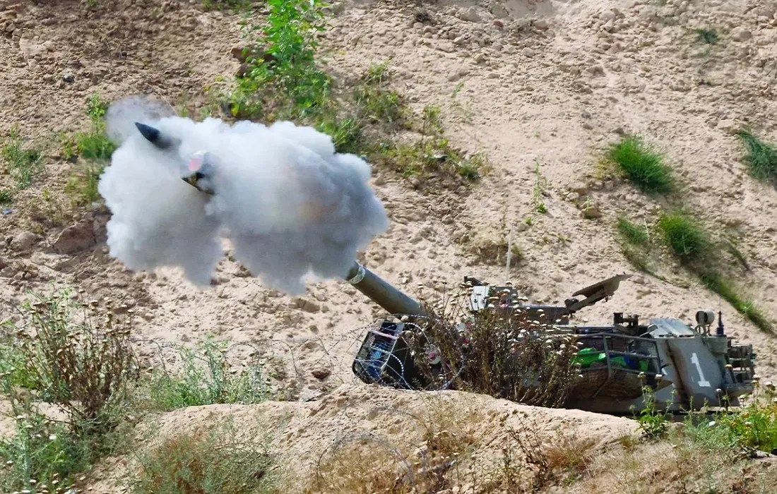 الجيش الإسرائيلي يستخدم المدفعية لإجبار سكان غزة على النزوح