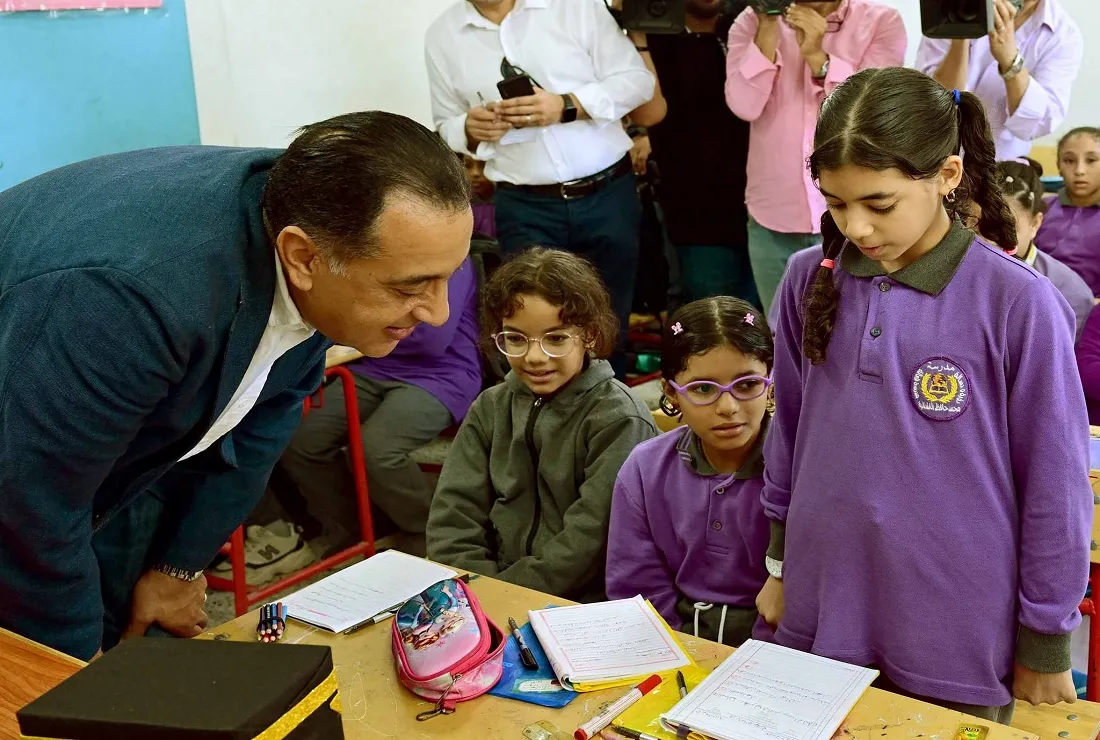 رئيس الوزراء يتفقد مدرسة محمد حافظ الابتدائية بالسويس