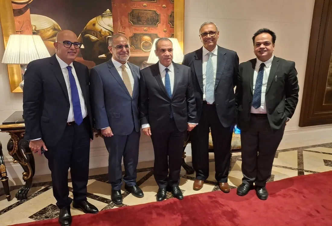 وزير الخارجية المصري يلتقي رئيس مجلس إدارة مجموعة شركات TCI Sanmar