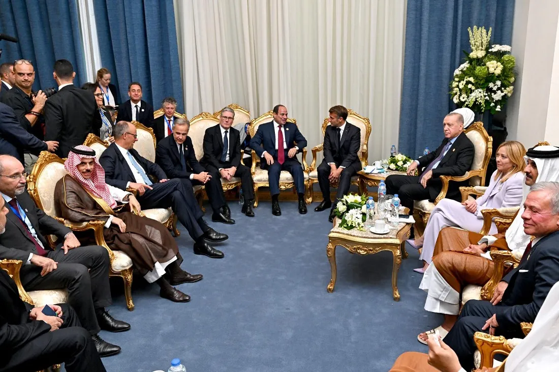 الرئيس المصري يشارك في اجتماع موسع على هامش قمة السلام بشرم الشيخ