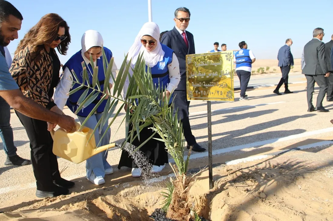 القائم بأعمال وزير البيئة تطلق المبادرة الرئاسية لزراعة “١٠٠ مليون شجرة” بمحافظة الوادي الجديد
