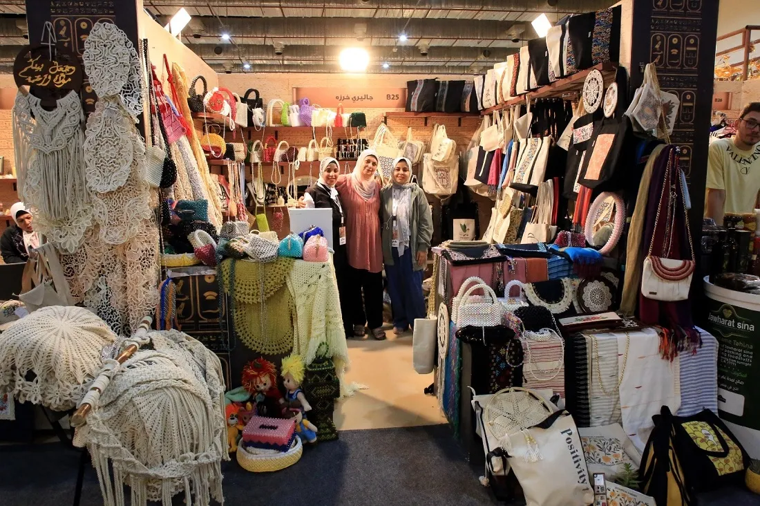 بعض المشاركات في معرض تراثنا