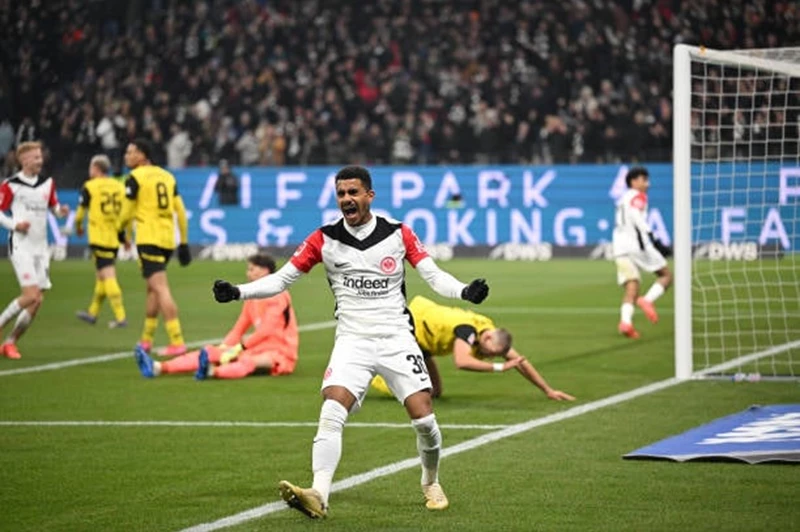 آينتراخت فرانكفورت وبروسيا دورتموند