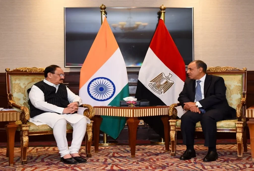 وزير الخارجية المصري يلتقي وزير الصحة ورئيس الحزب الحاكم بالهند