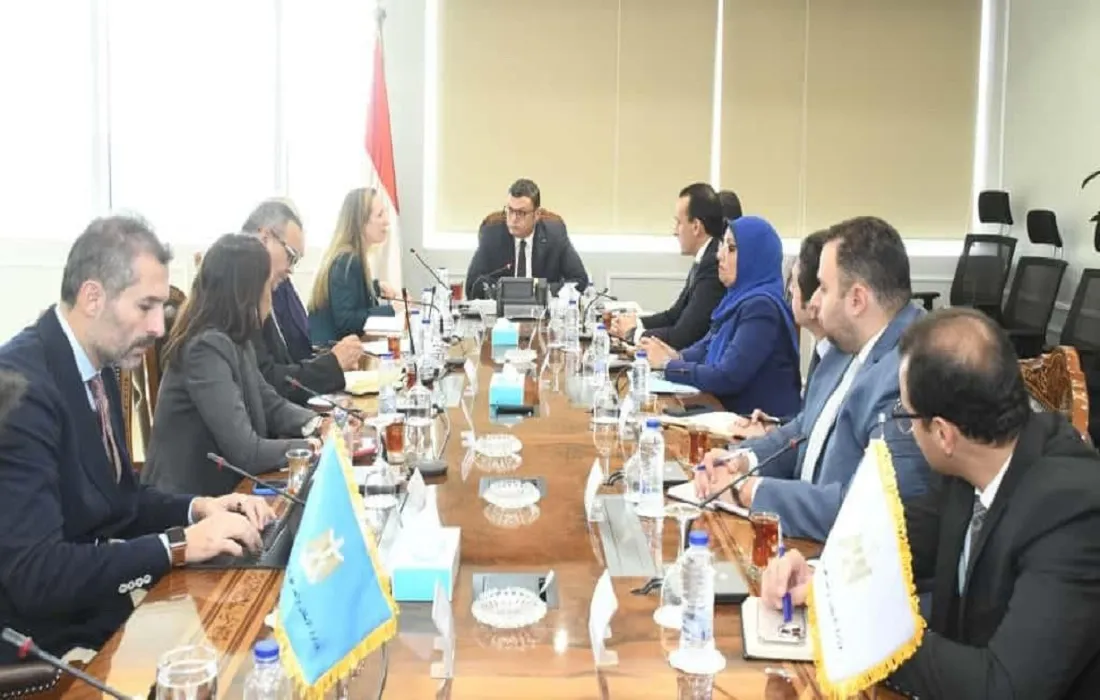 اجتماع وزير الإسكان مع مسئولي البنك الدولي