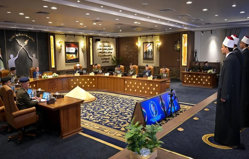 الرئيس المصري يشهد اختبارات كشف الهيئة للطلاب المتقدمين للالتحاق بالأكاديمية العسكرية المصرية والكليات العسكرية