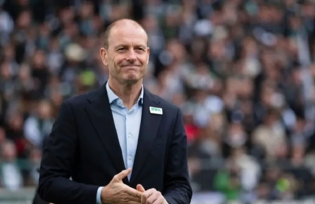 المدير الفني للفريق الأول لكرة القدم بالنادي الأهلي ييس توروب