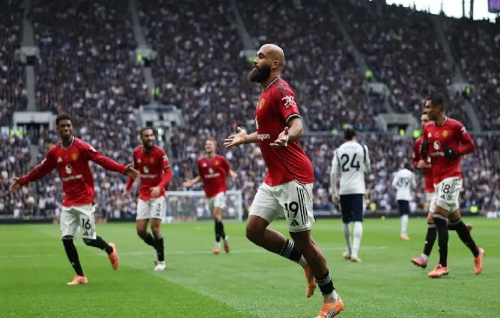 لاعبو مانشستر يونايتد وفرحتهم بهدف في مرمى توتنهام