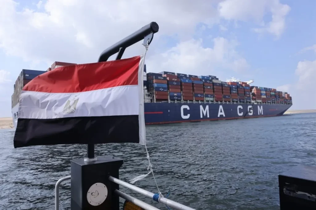 قناة السويس تشهد عبور سفينة الحاويات العملاقة CMA CGM JULES VERNE