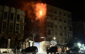 قصف ليلي وموجات نزوح بحلب ( صورة من التلفزيون السوري )