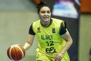 إحدى لاعبات سيدات الأهلي لكرة السلة المشارك ببطولة إفريقيا للسيدات