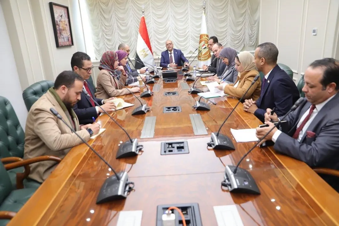 اجتماع وزير العمل مع مساعد وزير الاتصالات لتسريع إطلاق خدمات وزارة العمل