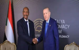 الرئيس التركي رجب طيب أردوغان ورئيس مجلس السيادة السوداني الفريق أول عبد الفتاح البرهان - أرشيفية