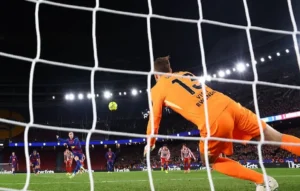 برشلونة وتلتيكو مدريد في الدوري الإسباني