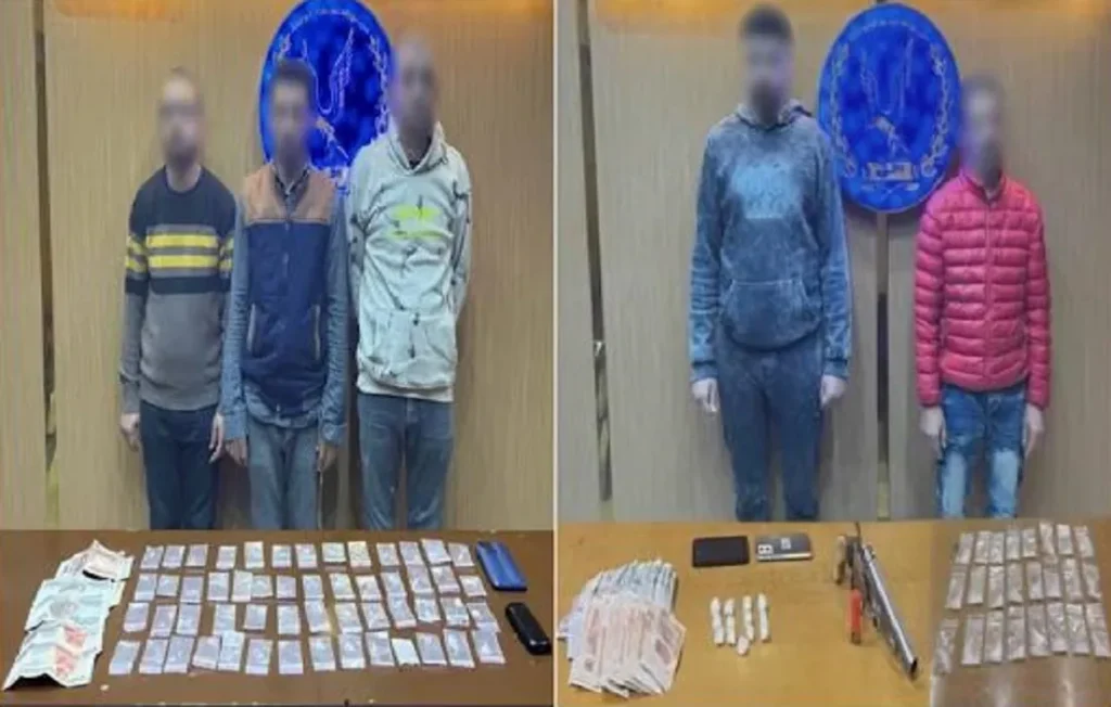 ضبط الشبكة متلبسين وأمامهم المضبوطات