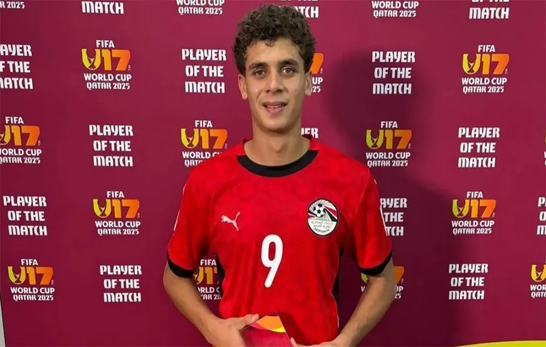 نجم شباب الأهلي حمزة عبدالكريم وعرض رسمي من برشلونة