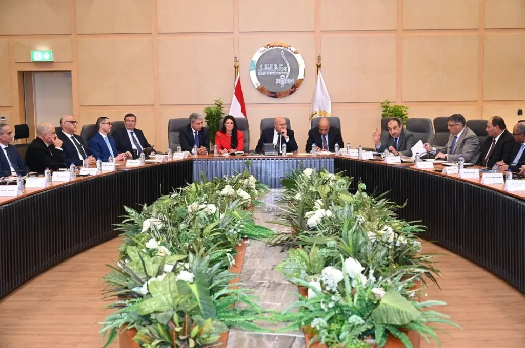 نائب رئيس مجلس الوزراء للتنمية الصناعية يترأس الاجتماع الخامس والثلاثين للمجموعة الوزارية للتنمية الصناعية