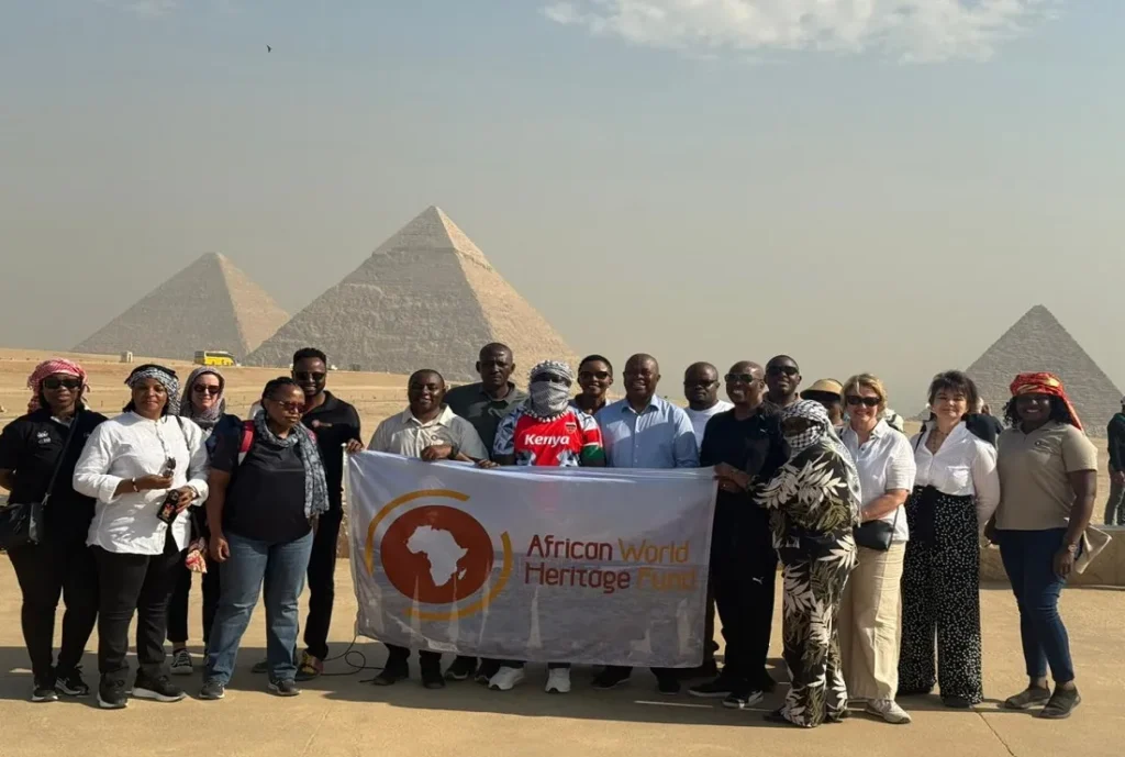 أعضاء مجلس إدارة صندوق التراث العالمي الأفريقي في حضن الأهرامات