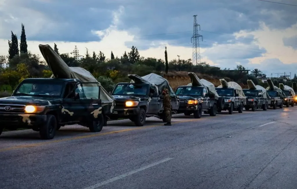 الجيش السوري وهو في طريقه لريف حلب ( الصورة من الإخبارية السورية )