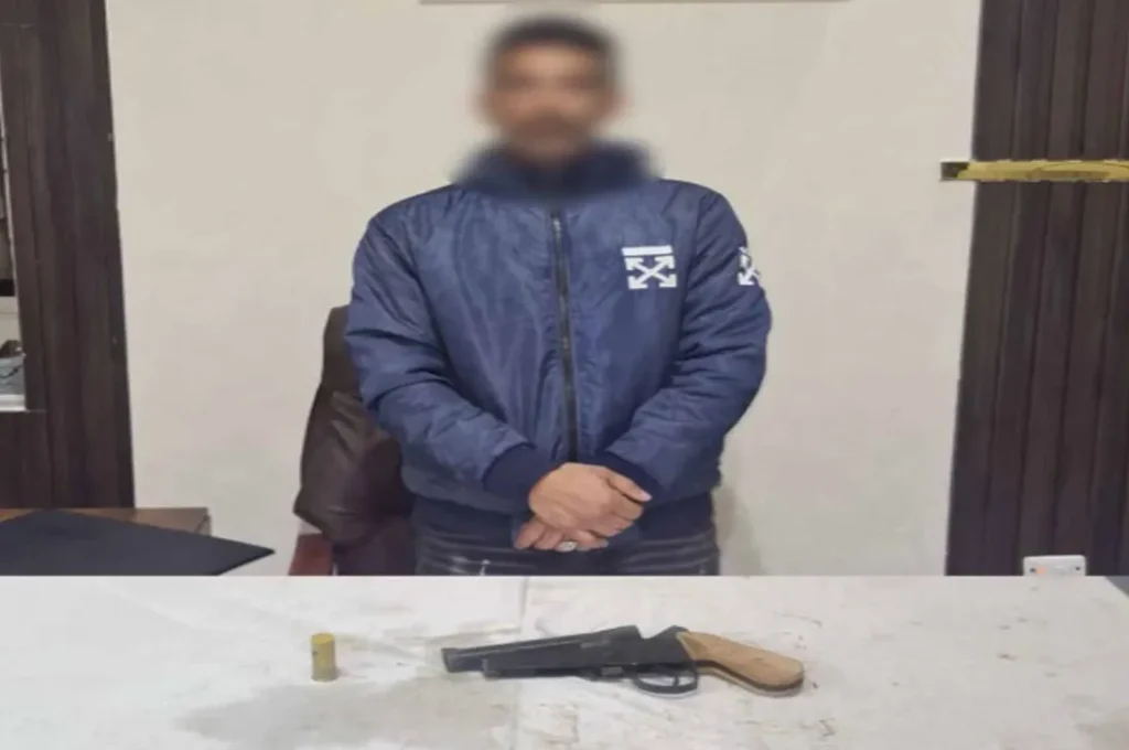 السائق المتهم الذي أطلق النار على جاره والخرطوش المستخدم في الواقعة