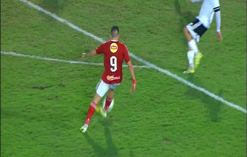 الأهلي وطلائع الجيش