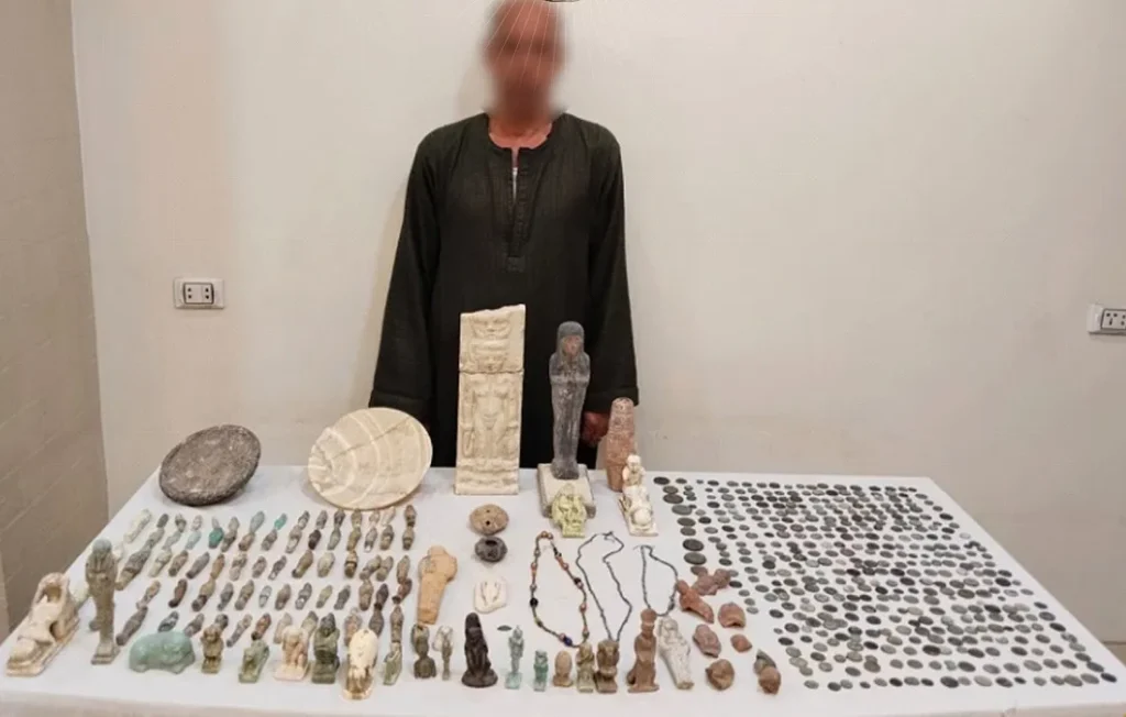 المتهم في بالإتجار والتنقيب عن الآثار في المنيا