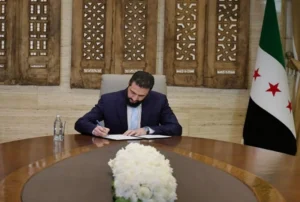 الرئيس السوري أحمد الشرع ( الصورة من الإخبارية السورية )