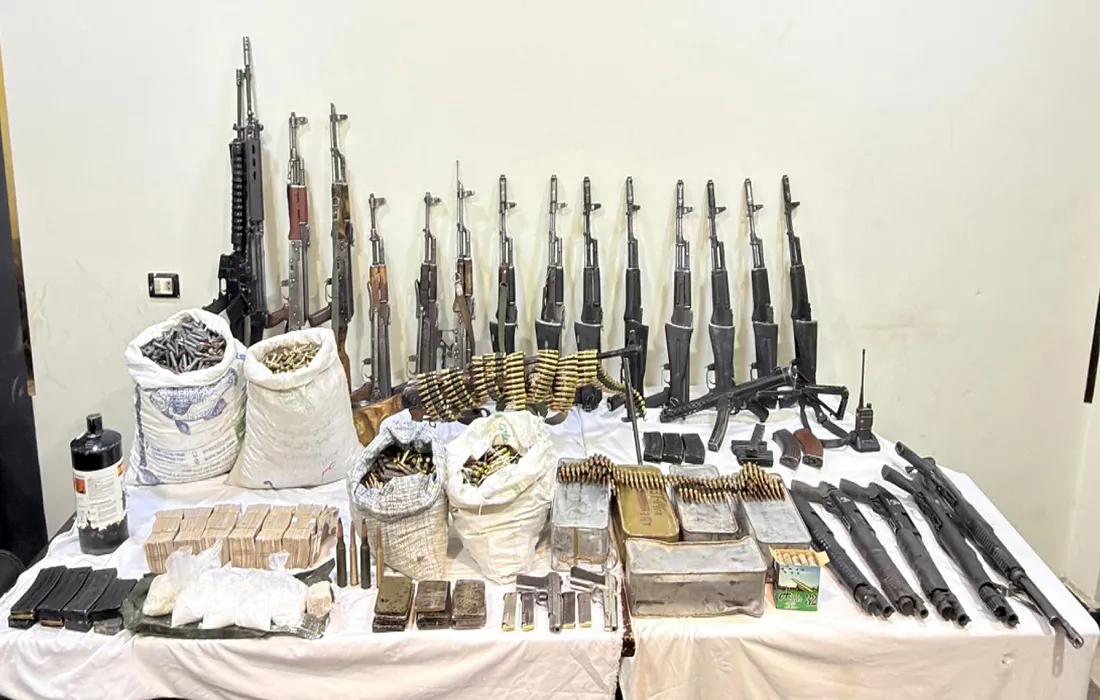 كميات من المخدرات والأسلحة المضبوطة ومقتل جميع عناصر التشكيل