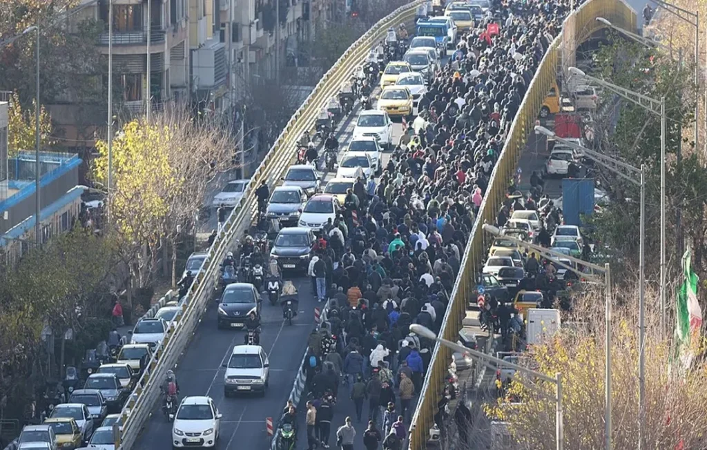 احتجاجات ومواجهات غرب إيران