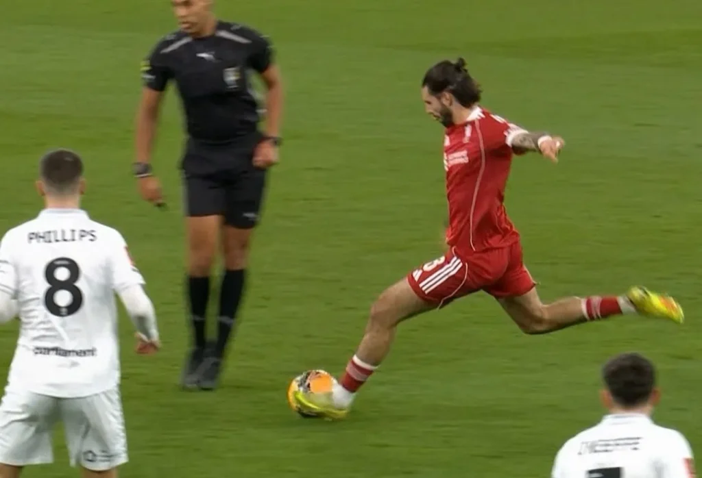 هدف ليفربول الأول الرائع بقدم دومينيك سوبوسلاي في مرمى فريق بارنسلي