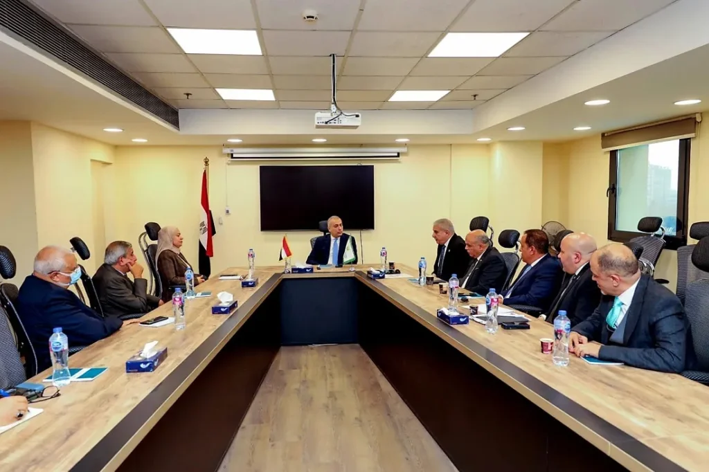 لقاء رئيس البنك الزراعي بأعضاء لجنة الزراعة بمجلس الشيوخ المصري