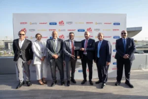 مسئولي شركة السويدي إليكتريك وبنك مصر والشركاء الآخرين في صورة تذكارية