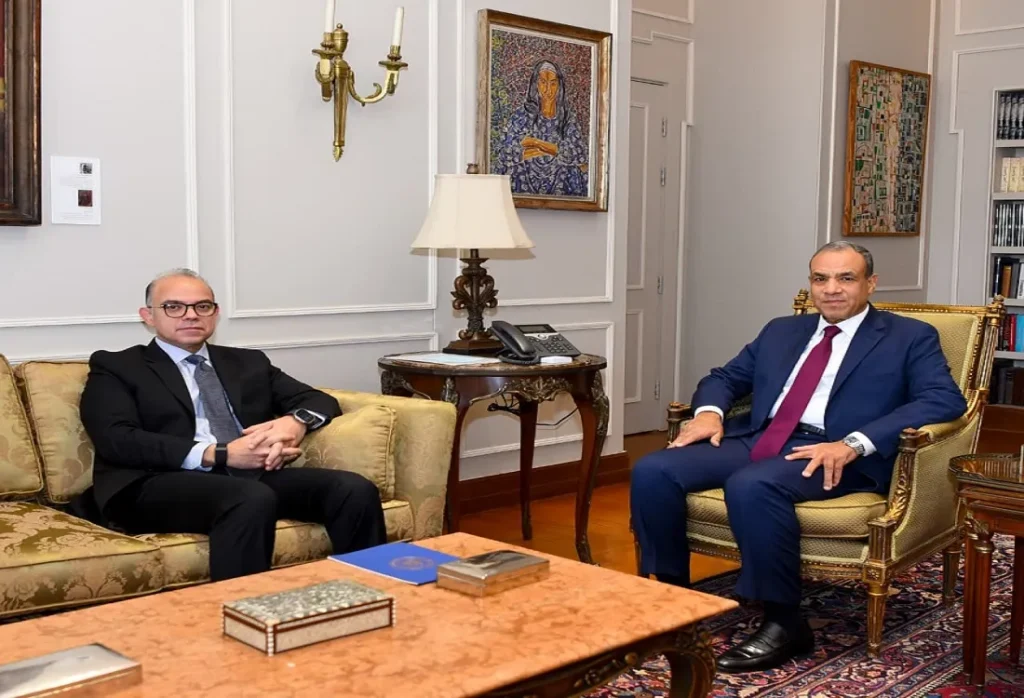 وزير الخارجية يستقبل وزير الاستثمار