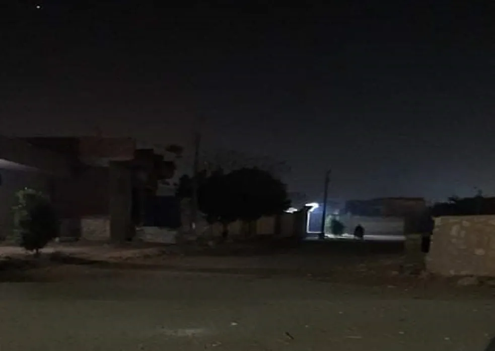 الظلام الدامس يفتك بالقرية المصرية