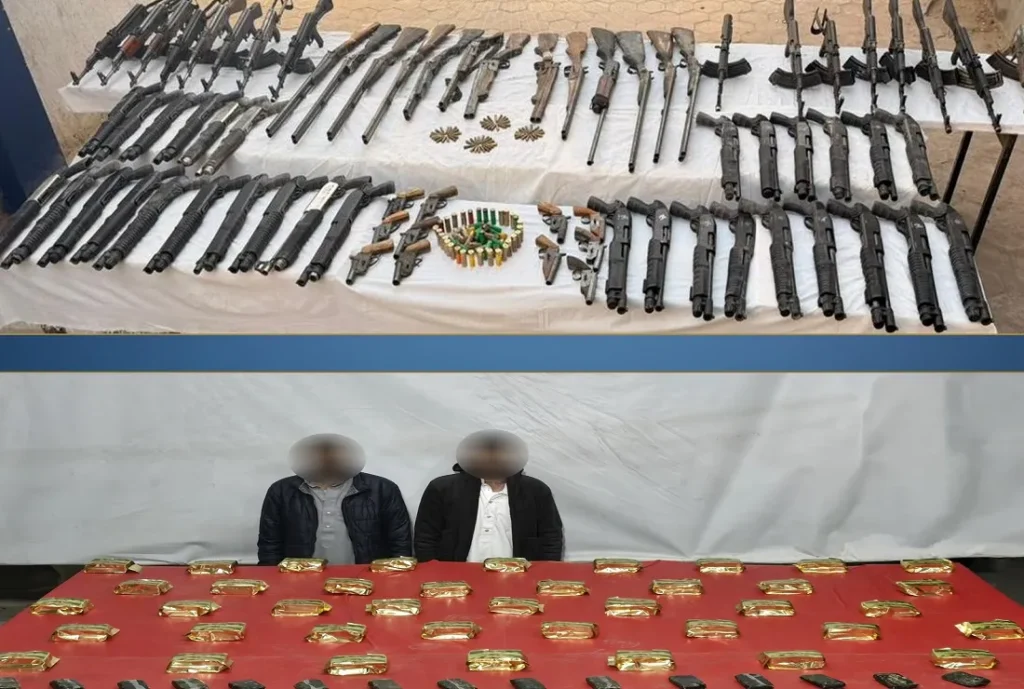 جانب من المتهمين وبعض المضبوطات