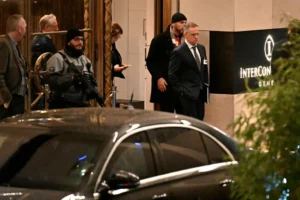 كبير المفاوضين الروس فلاديمير ميدينسكي في محادثات روسيا وأوكرانيا بجنيف الثلاثاء – الصورة من وكالة فرانس برس