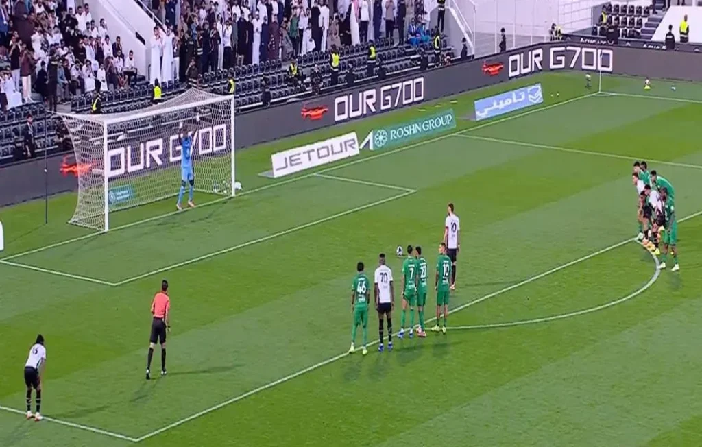 هدف الشباب الثاني في مرمى الأهلي من ضربة جزاء