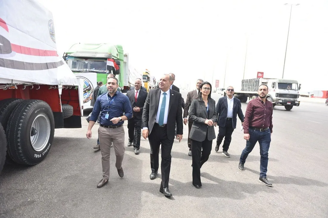 انطلاق القافلة الإغاثية الـ16 من مصر إلى غزة