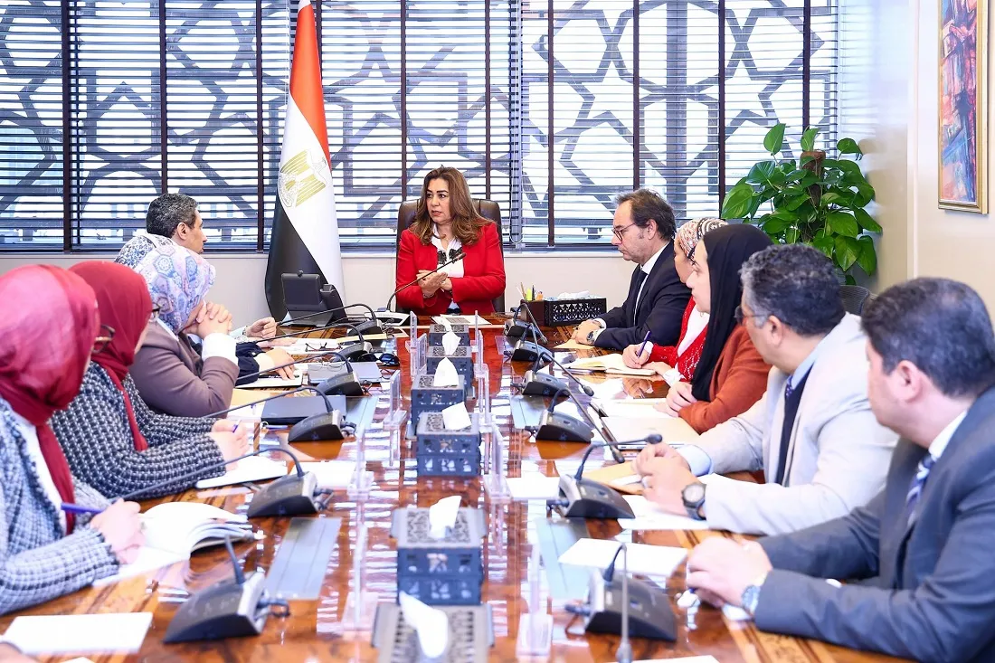 اجتماع الدكتورة منال عوض وزيرة التنمية المحلية والبيئة لمتابعة رقمنة البيئة في مصر